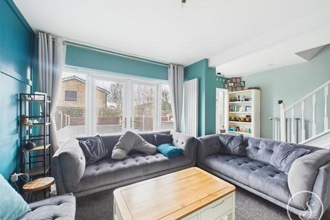 3 bedroom townhouse for sale, Nettleton Court,, Leeds,