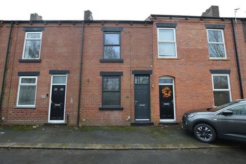 3 bedroom terraced house to rent, Railway Street, Hindley