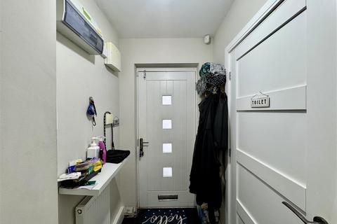3 bedroom townhouse for sale, Holly Tree Court, Dalton, Huddersfield, HD5 9BT