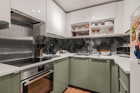 undefined, Caroline Close, London, SW16