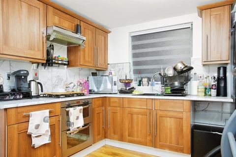 1 bedroom ground floor flat for sale, Kingsway Gardens, Andover