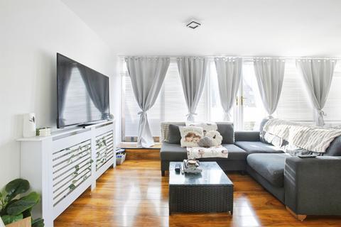 1 bedroom ground floor flat for sale, Kingsway Gardens, Andover