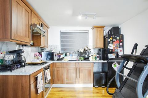 1 bedroom ground floor flat for sale, Kingsway Gardens, Andover