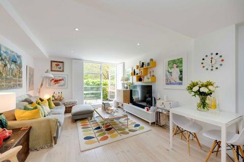 Great West Road, Brentford TW8