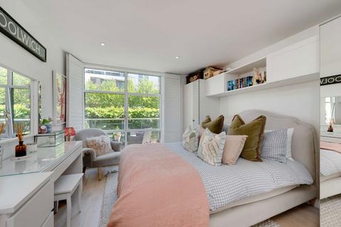 1 bedroom flat for sale, Great West Road, Brentford TW8