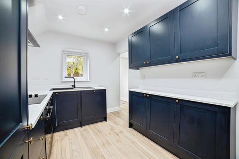 4 bedroom cottage for sale, Oakes Row, NOTTINGHAM NG16