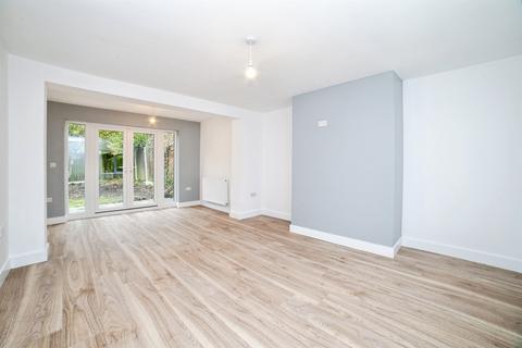 4 bedroom cottage for sale, Oakes Row, NOTTINGHAM NG16