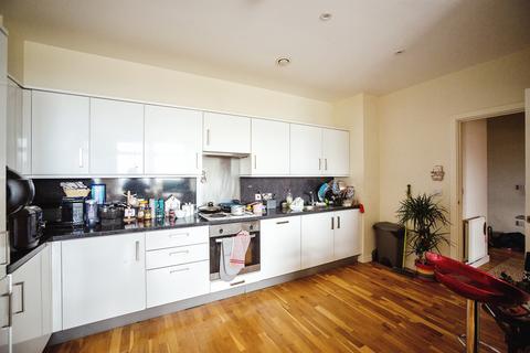 2 bedroom flat for sale, Park Street, Ashford
