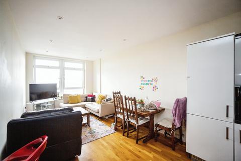2 bedroom flat for sale, Park Street, Ashford