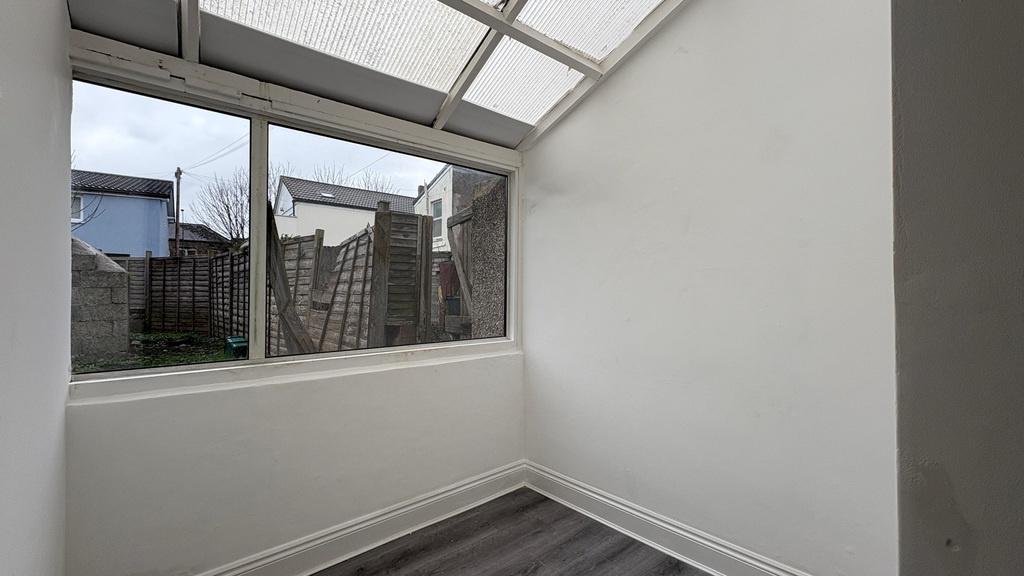 Bright, recently refreshed room with large angl...
