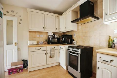 4 bedroom terraced house for sale, Gibbs Road, Banbury