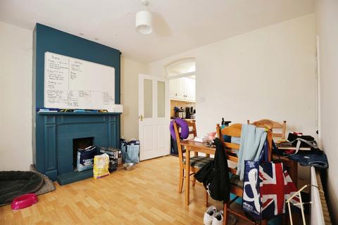 4 bedroom terraced house for sale, Gibbs Road, Banbury