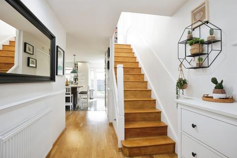 3 bedroom end of terrace house for sale, Winston Drive, Banbury