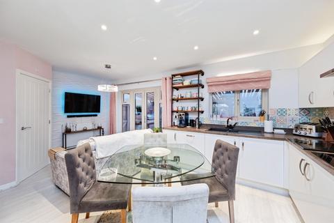 4 bedroom detached house for sale, George Parish Road, Banbury