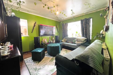 4 bedroom semi-detached house for sale, Gilbert Road, Smethwick