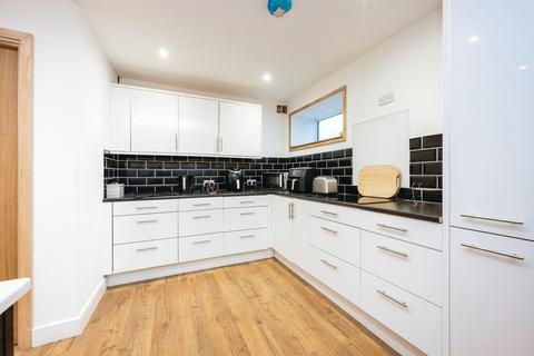 3 bedroom apartment for sale, Ashburnham Road, Bedford