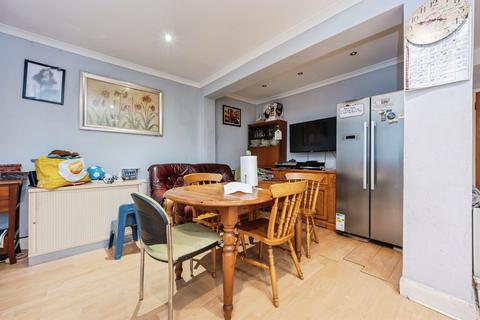 undefined, Lynton Grove, Bedford