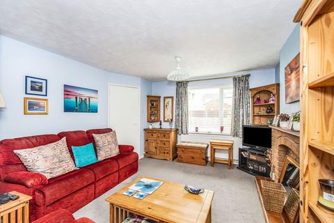 3 bedroom semi-detached house for sale, Grosvenor Close, Glen Parva, Leicester