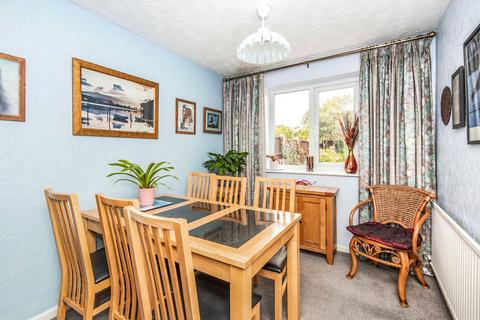 3 bedroom semi-detached house for sale, Grosvenor Close, Glen Parva, Leicester