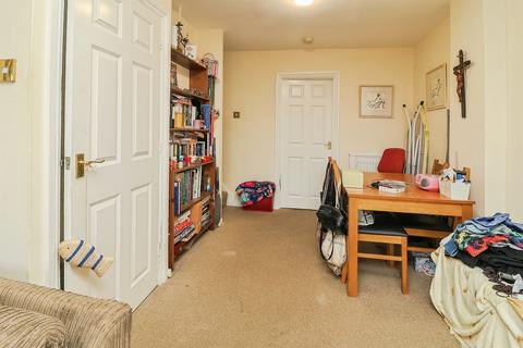 2 bedroom maisonette for sale, Vicarage Road, Bletchley, MILTON KEYNES