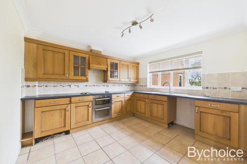 4 bedroom detached house for sale, Grantham Avenue, Great Cornard, Sudbury, Suffolk