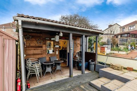 6 bedroom semi-detached house for sale, Whitecross Avenue, Bristol