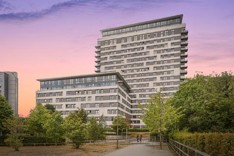 1 bedroom flat for sale, Skyline Plaza, Basingstoke