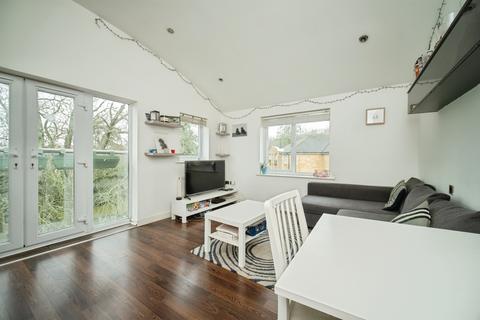 undefined, Russell Road, Basingstoke