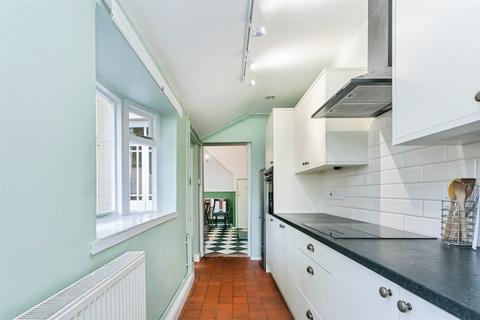 undefined, Hunter Street, Buckingham