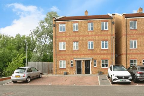 undefined, Hamilton Close, Buckingham