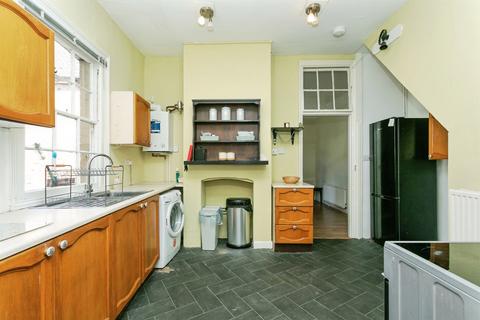 undefined, Hunter Street, Buckingham