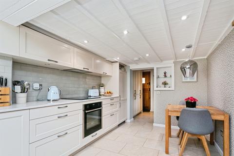 3 bedroom semi-detached house for sale, East Street, Adstock, Buckingham