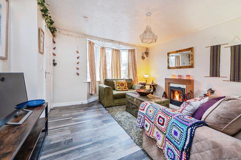 3 bedroom semi-detached house for sale, Rustics Close, Calvert, Buckingham