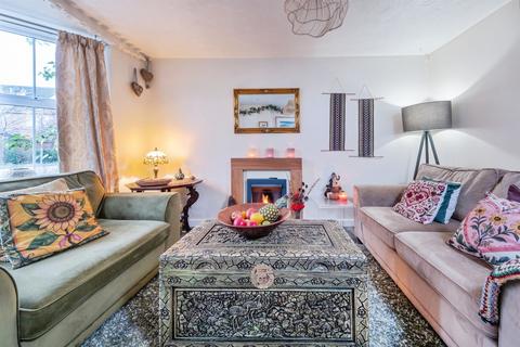3 bedroom semi-detached house for sale, Rustics Close, Calvert, Buckingham