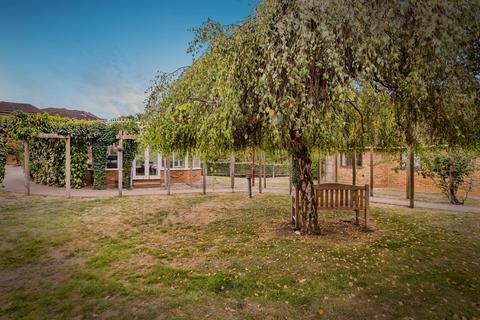 1 bedroom flat for sale, Palmer Avenue, Bushey