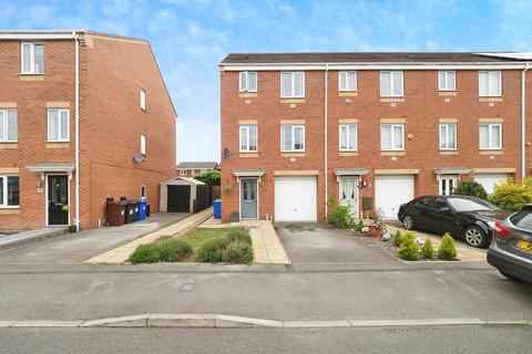 4 bedroom end of terrace house for sale, Balata Way, BURTON-ON-TRENT