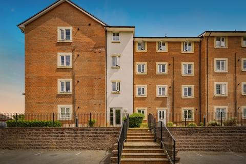 Plantation Close, Bushey