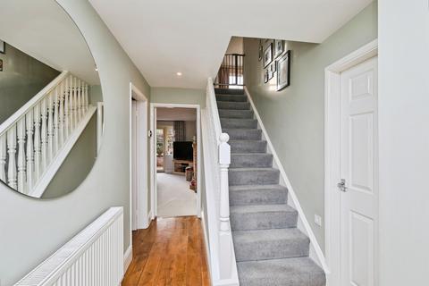 4 bedroom detached house for sale, Hillcrest Avenue, Burton-On-Trent