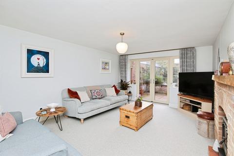 4 bedroom detached house for sale, Hillcrest Avenue, Burton-On-Trent