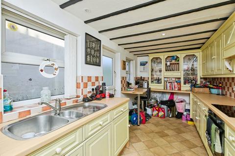 4 bedroom terraced house for sale, Spring Terrace Road, Burton-On-Trent
