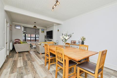4 bedroom detached house for sale, Brizlincote Street, BURTON-ON-TRENT
