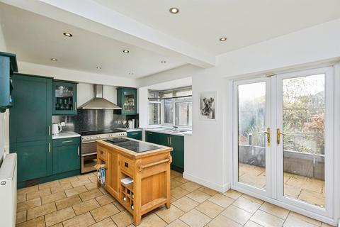 4 bedroom detached house for sale, Alexandra Road, Burton-On-Trent