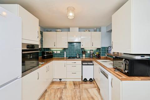 3 bedroom detached house for sale, Edinburgh Road, Church Gresley, Swadlincote