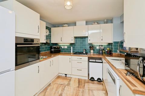 3 bedroom detached house for sale, Edinburgh Road, Church Gresley, Swadlincote