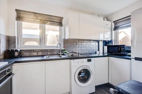 2 bedroom semi-detached house for sale, Bracken Close, Carterton