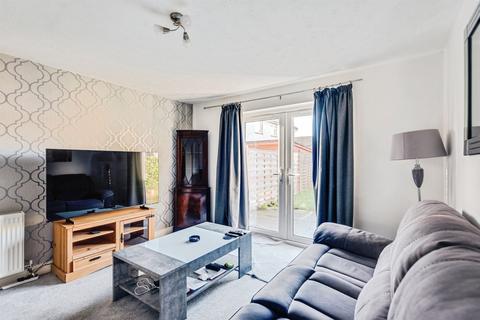 2 bedroom semi-detached house for sale, Bracken Close, Carterton