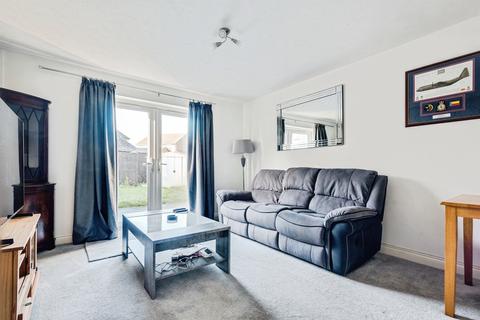2 bedroom semi-detached house for sale, Bracken Close, Carterton