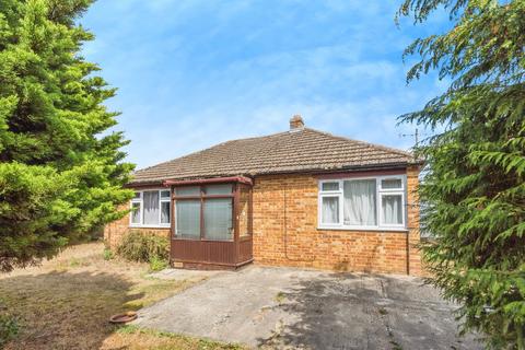 2 bedroom detached bungalow for sale, Milestone Road, CARTERTON