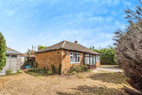 2 bedroom detached bungalow for sale, Milestone Road, CARTERTON
