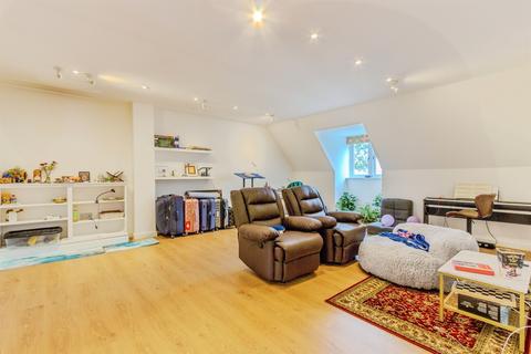 4 bedroom penthouse for sale, Great Stour Mews, Canterbury